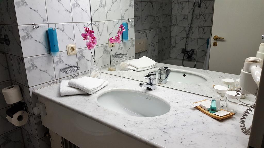 Hotel Novostar Гьотинген Екстериор снимка