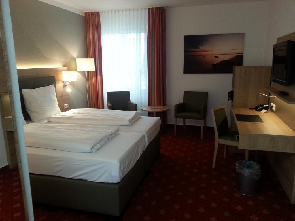 Hotel Novostar Гьотинген Екстериор снимка