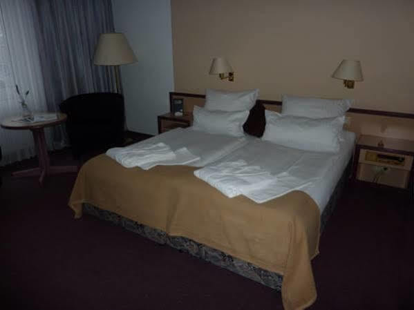 Hotel Novostar Гьотинген Екстериор снимка