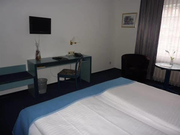 Hotel Novostar Гьотинген Екстериор снимка