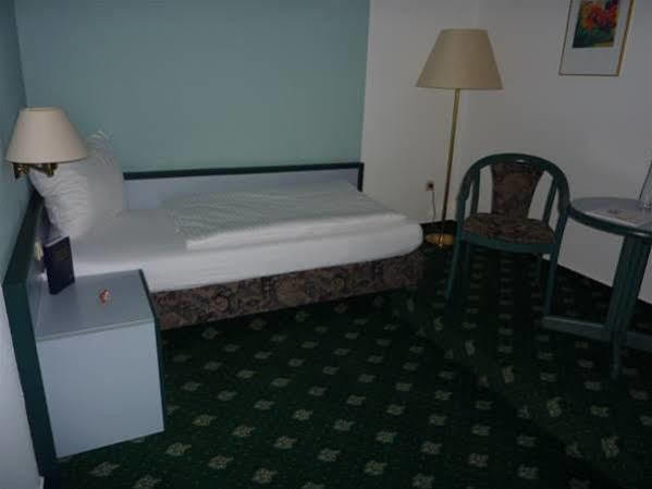 Hotel Novostar Гьотинген Екстериор снимка