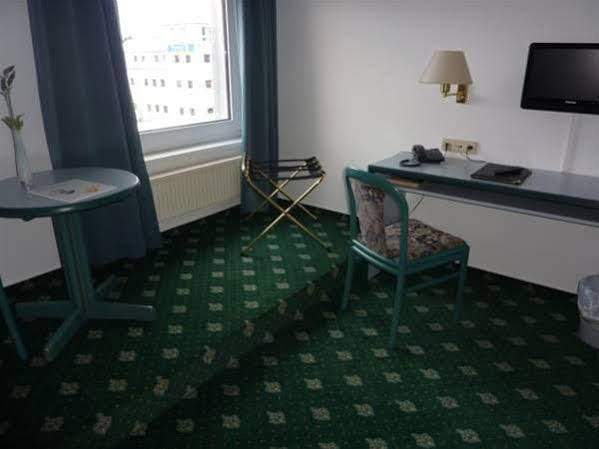 Hotel Novostar Гьотинген Екстериор снимка